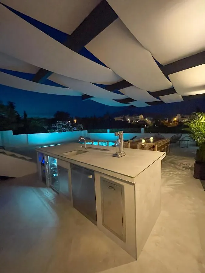 Luxury Villa In Puerto Banus Panoramic Mountain And Sea Views With Private Pool 马尔韦利亚